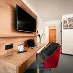 Hotel Tradizio Mittelberg