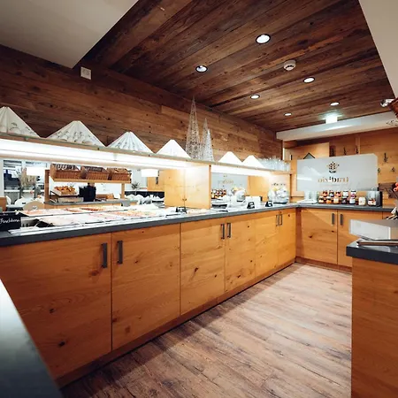 Hotel Tradizio Mittelberg