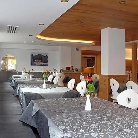 Hotel Tradizio Mittelberg